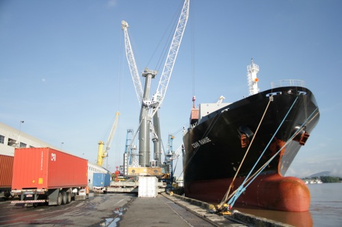 Imagem de Santos: Caminhoneiros fazem protesto no Porto